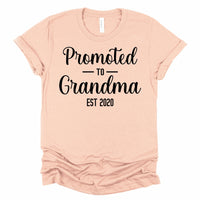 Promoted to Grandma Est 2020 Pregnancy Announcement Shirt for Women