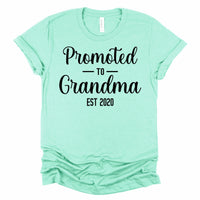 Promoted to Grandma Est 2020 Pregnancy Announcement Shirt for Women